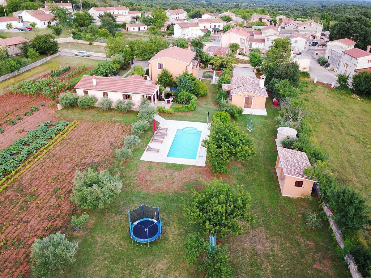 Villa Dorina Barban ภายนอก รูปภาพ